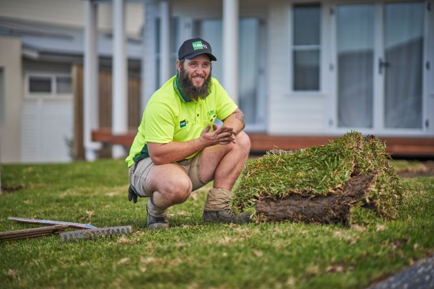 Laying turf